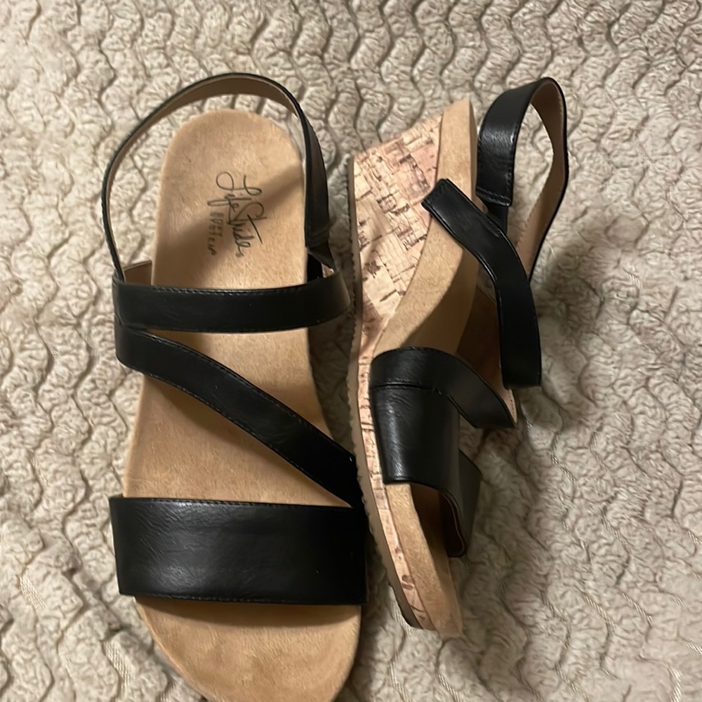 Black and cork wedges
